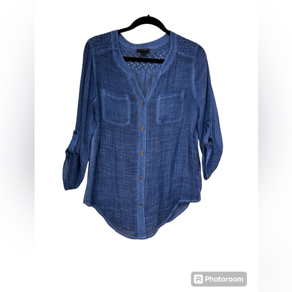I.N. Studio women’s button down blouse-size medium